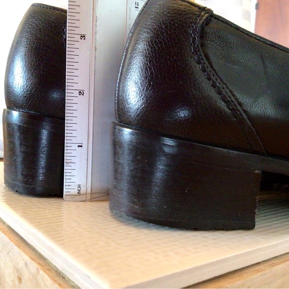 BALLY FABULOUS /COMFORTABLE TIE PUMPS w/LUG SOLES EXCELLENT COND SWISS QUALITY - Picture 7 of 12